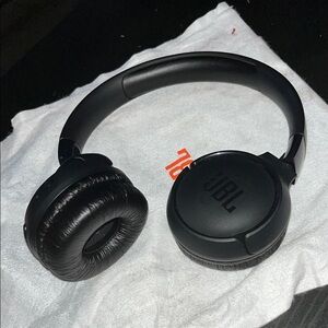 JBL Black Wireless Headphones